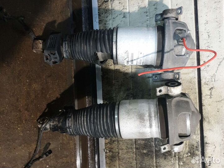 Пневмостойка задняя левая фольцваген туарег 1