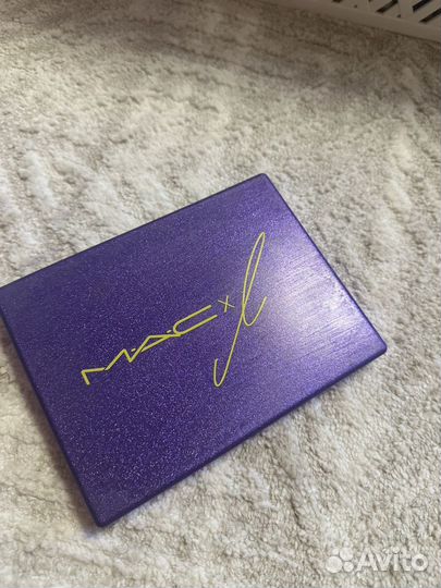 Палитра теней mac x lisa из blackpink