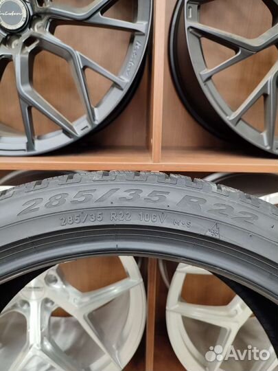 Pirelli Scorpion Winter 285/35 R22 и 315/30 R22 106V