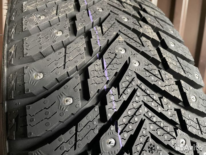 Nokian Tyres Hakkapeliitta 10 215/50 R17 95T