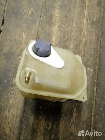 Бачки ауди100с4