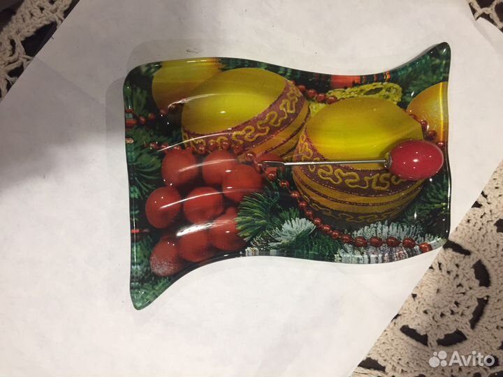 Новое блюдо для маслин и оливок с вилкой