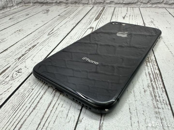 iPhone 8, 64 ГБ