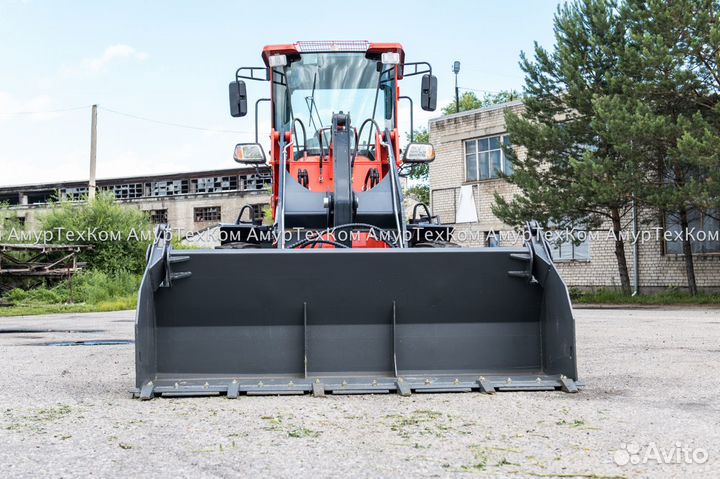 Фронтальный погрузчик Molot 200, 2023