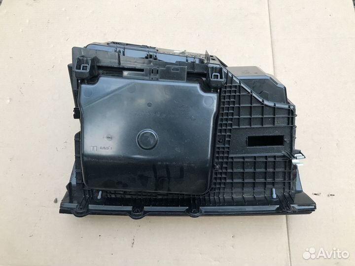 Бардачок BMW 5 F10 F11