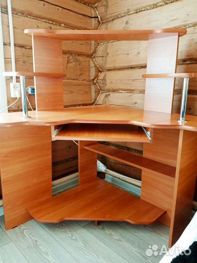 Компьютерный стол