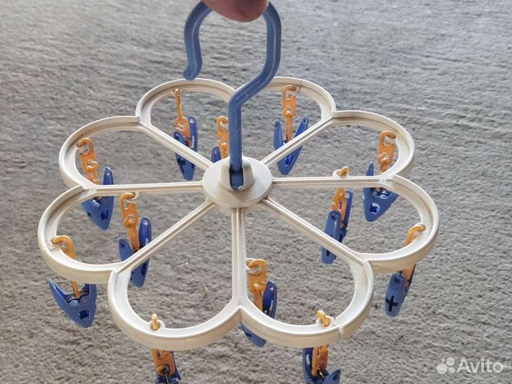 Вешалка с 12 прищепками