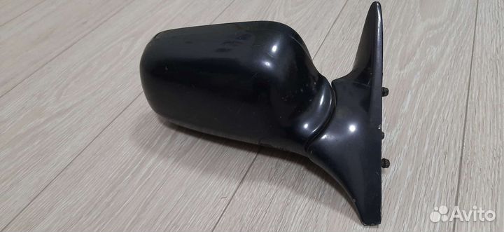 Зеркало заднего вида