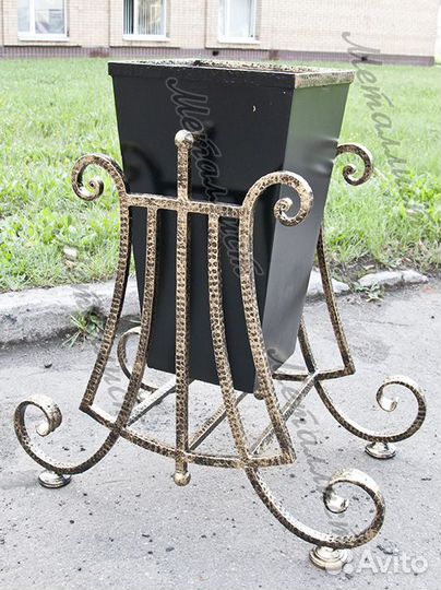 Подставка для цветов напольная