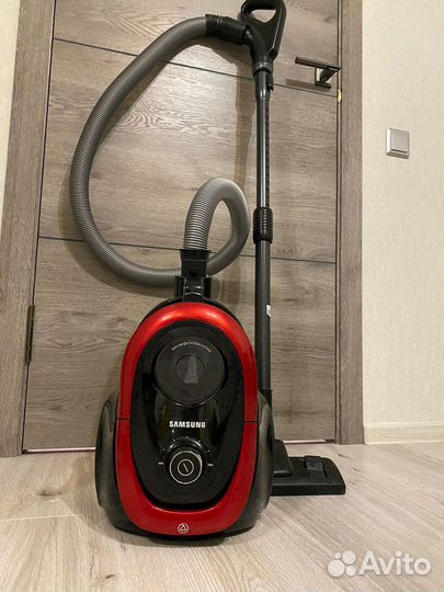 Пылесос Samsung 18M21covr