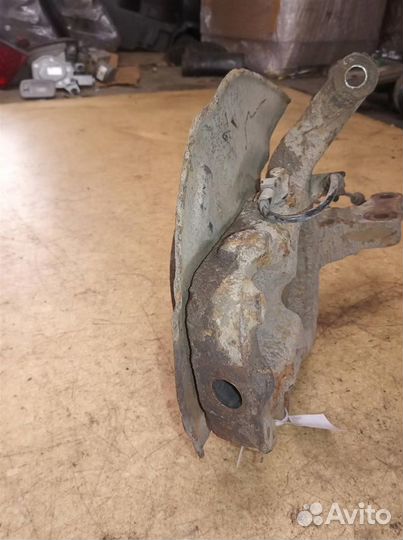 Поворотный кулак передний левый Ssang Yong Actyon