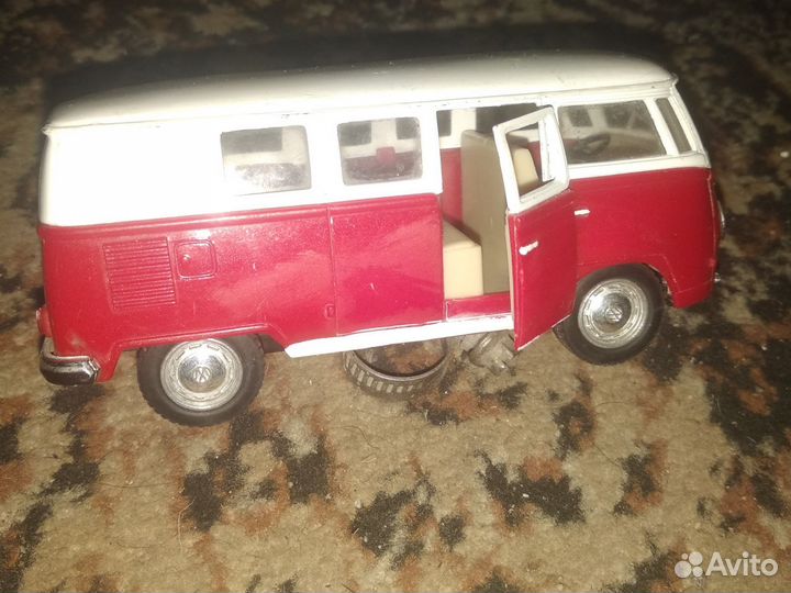 Редкая модель volkswagen классик бус 1962 год
