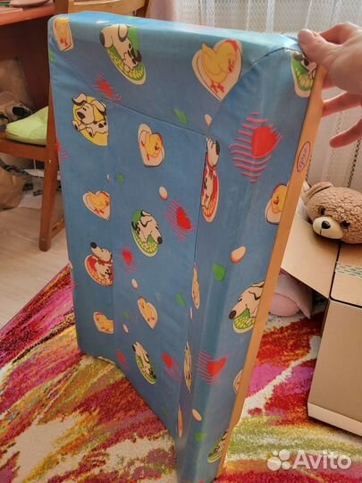 Пеленальная доска на кроватку