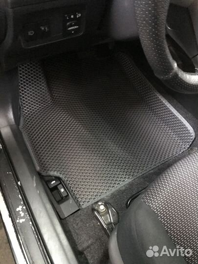 Коврики в машину ева в подарок подпятник + 2 лого