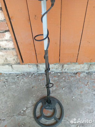 Металлоискатель whites