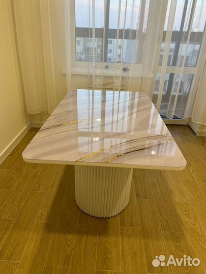 Стол кухонный