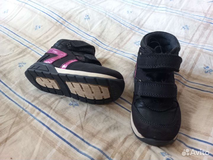 Кроссовки для девочки