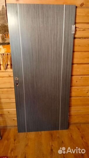 Дверь массив дерева с коробкой