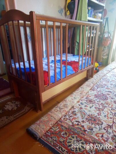 Продам детскую кроватку