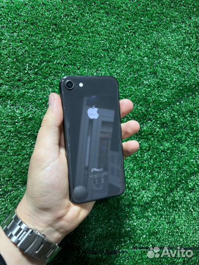 iPhone 8, 64 ГБ