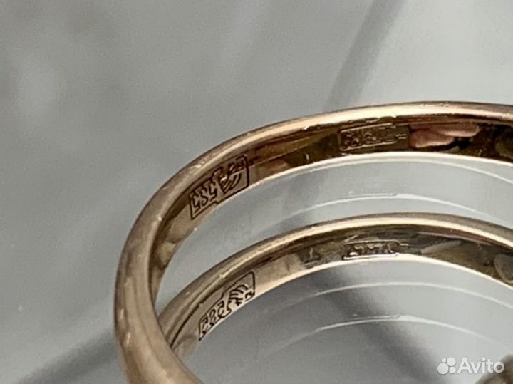 Золотое кольцо с бриллиантами 585 пробы массой 2.2