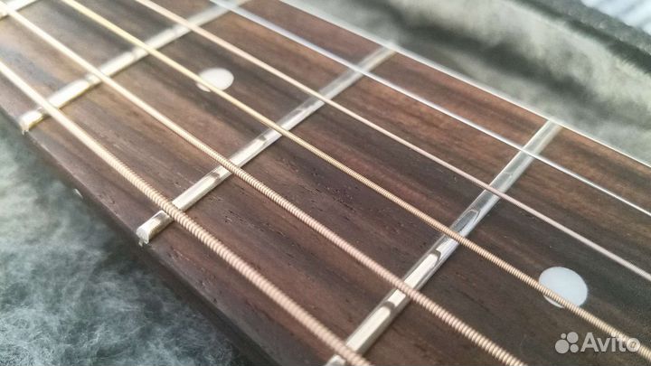 Godin: Simon & Patrick парлор, массив кедра