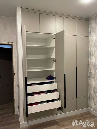 Шкаф распашной на заказ