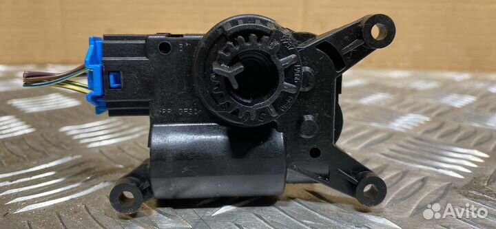 Моторчик заслонки печки Volkswagen Tiguan 2 2018