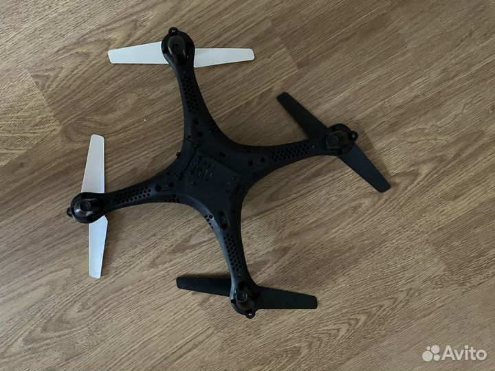 Продам квадрокоптер с камерой
