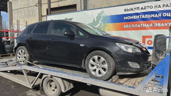 Кожух ремня грм Opel Astra (J) 55354834