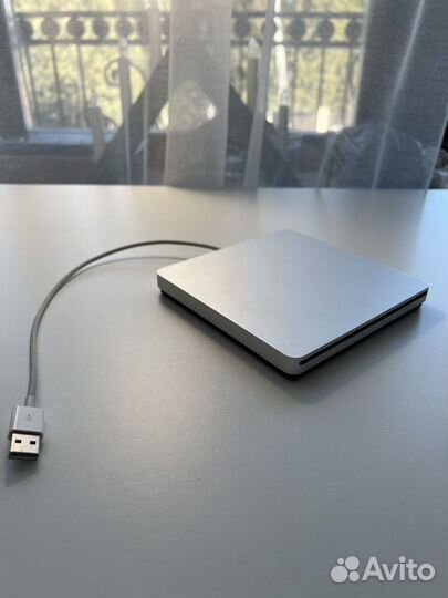 Дисковод Apple USB SuperDrive
