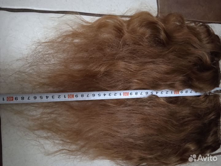 Натуральные волосы на трессе