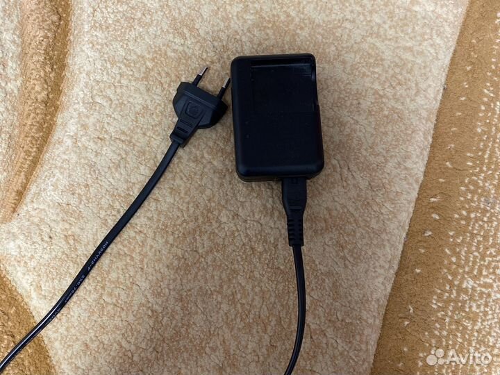 Зарядка для видеокамеры canon