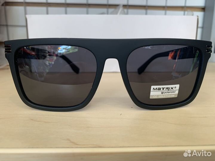 Солнечные очки мужские matrix