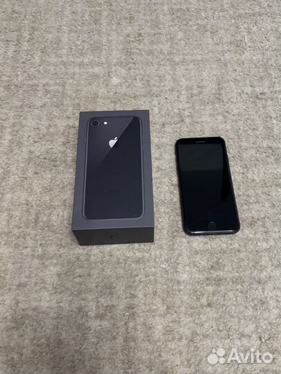 iPhone 8, 64 ГБ