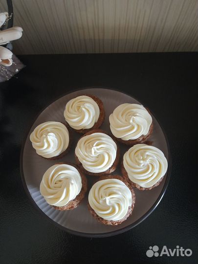 Кексы (морковный, ванильный, шоколадный)