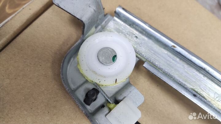 Стеклоподъемник задней левой двери Е39