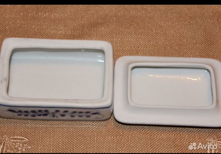 Шкатулка фарфоровая.Гжель