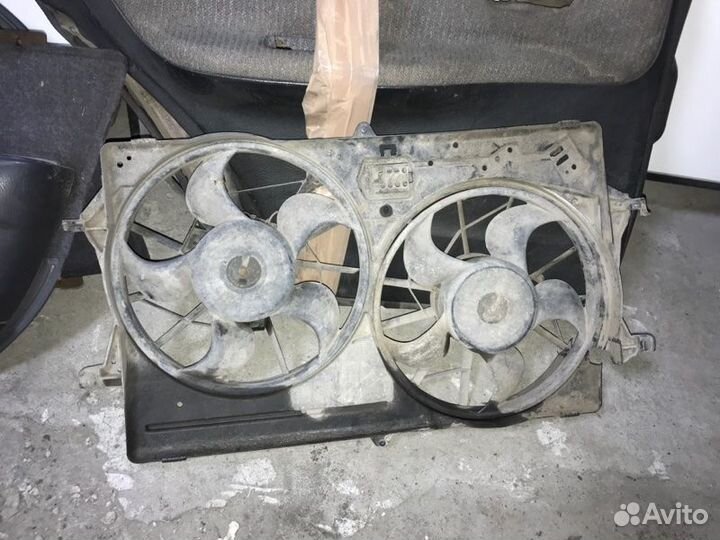 Диффузор радиатора Ford Focus 1 1.6 1999-2005