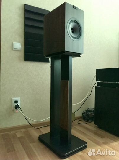 Стойки для полочных колонок из бука и ясеня