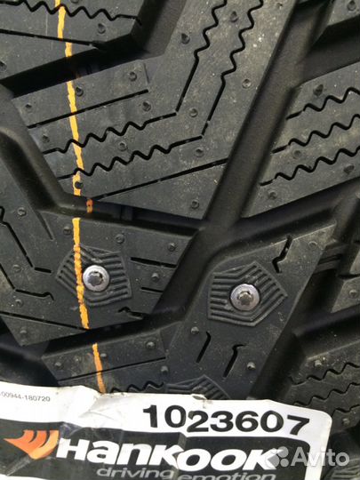 Hankook Winter I'Pike RS2 W429 215/65 R16