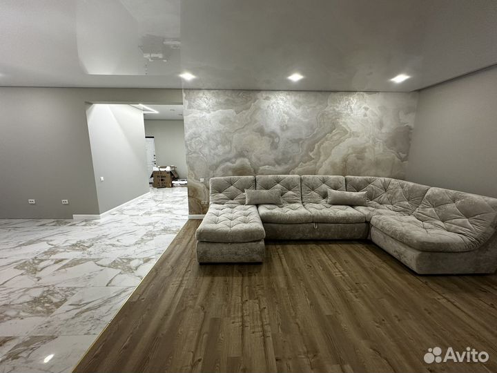 Большой угловой диван