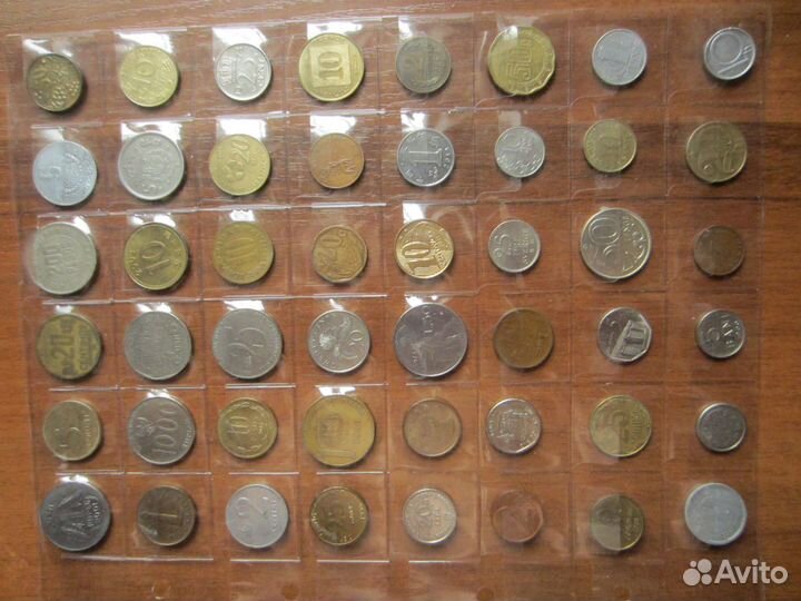Коллекция 48 иностранных монет