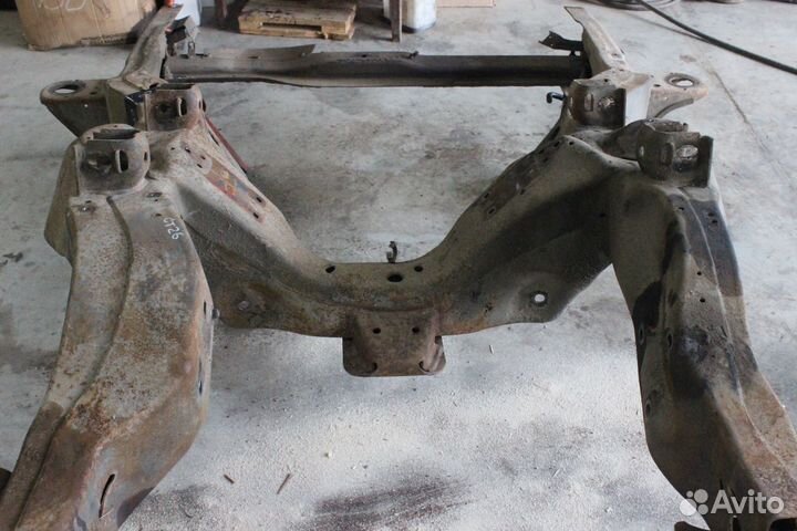 Рама передняя часть 2WD Chevrolet Tahoe GMT400