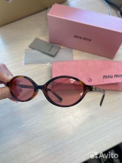 Солнцезащитные очки Miu Miu 04ZS Regard