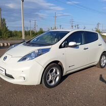 Nissan Leaf AT, 2011, 142 000 км, с пробегом, цена 730 000 руб.