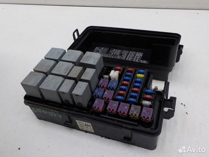 Блок предохранителей (моторный отсек) Chevrolet La