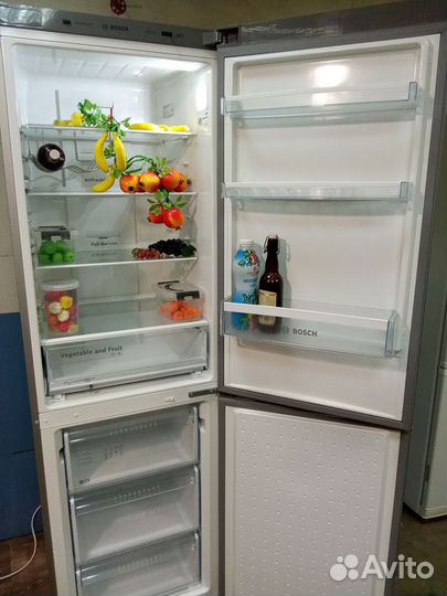 Холодильник бу Bosch nofrost отличное состояние