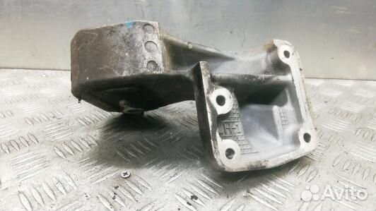 Подушка двигателя дизельная jeep grand cherokee WK