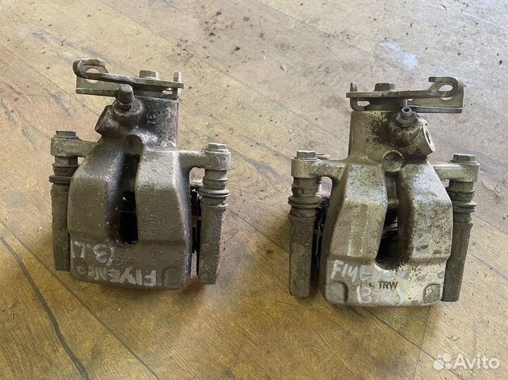 Суппорт задний правый/левый Renault Fluence